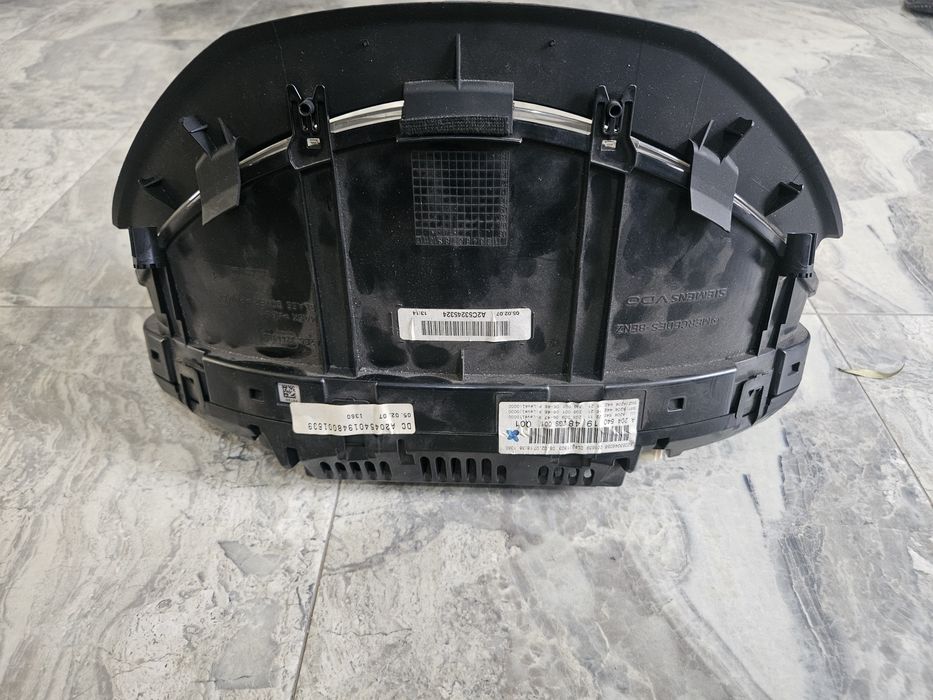 Останали части от мерцедес w204