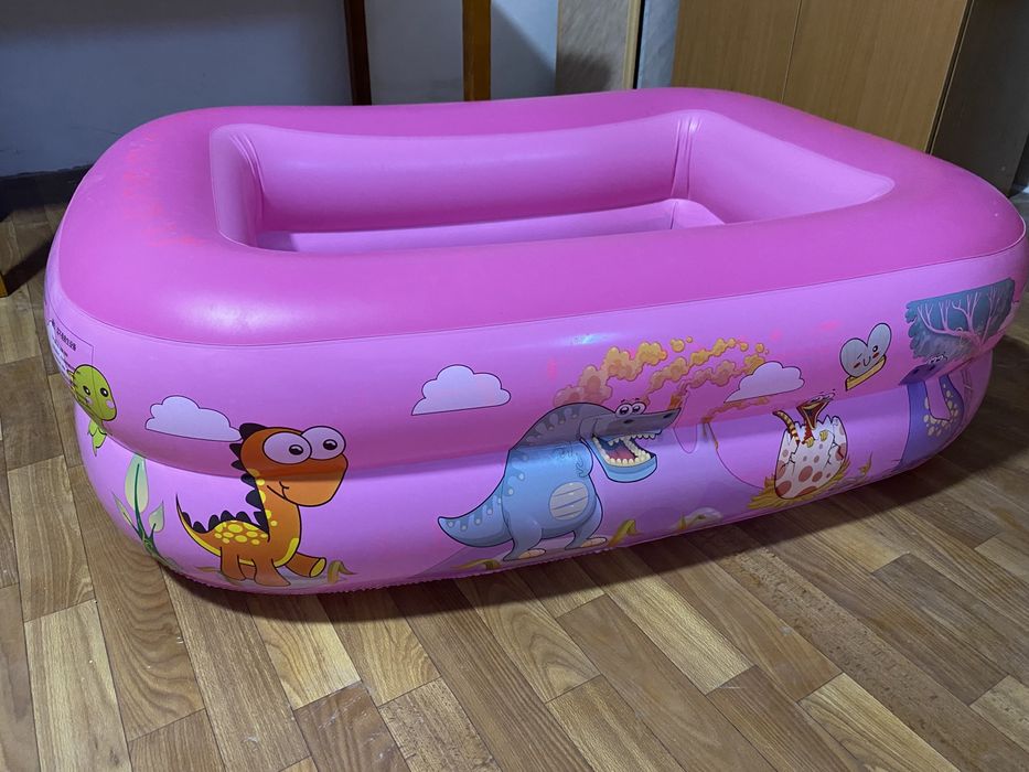 Продаю надувной бассейн детский