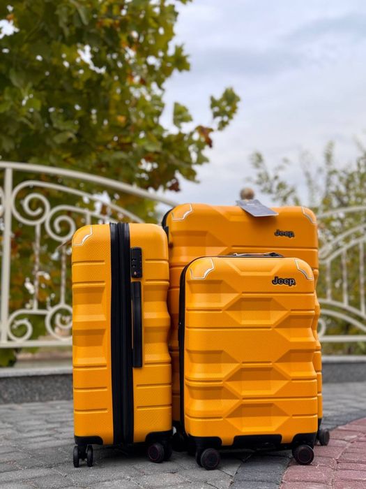 Фирменные чемодан Jeep