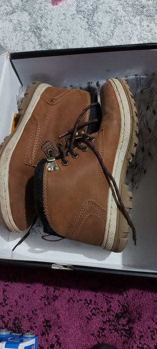 Vând încălțăminte