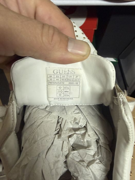 Guess оригинални 44 номер