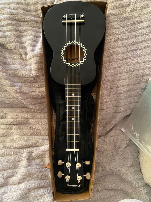 Укулеле сопрано Levinson US-10 BK PACK