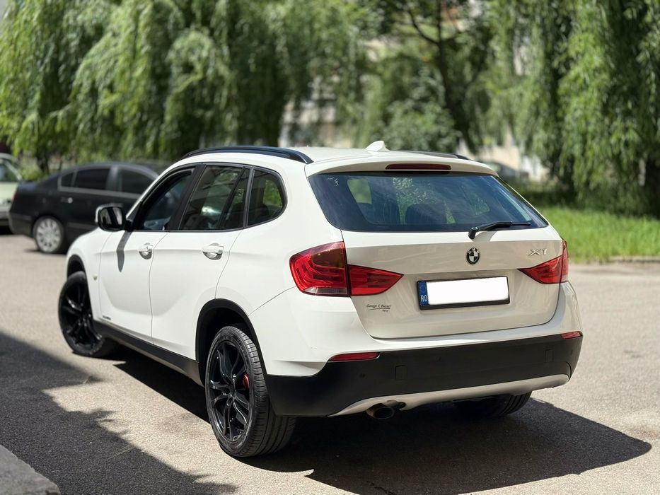 SUV * BMW X1 * X-Drive * Alb Perlat * Automat * Navi * Piele