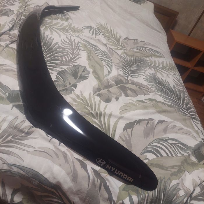 Дефлектор капота