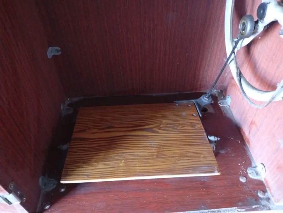 Продам швейную машинку