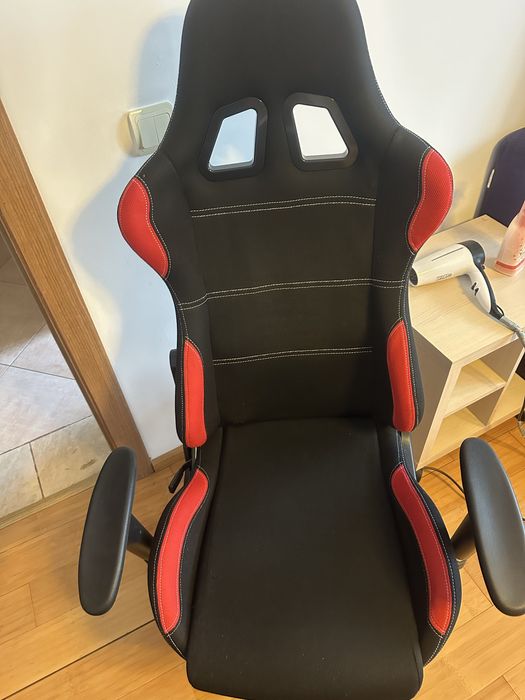 Scaun gaming intr-o stare foarte buna