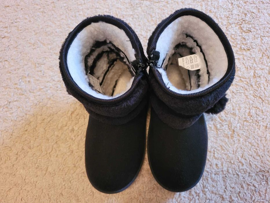 De vanzare cizme noi pt. fetite marimea 31