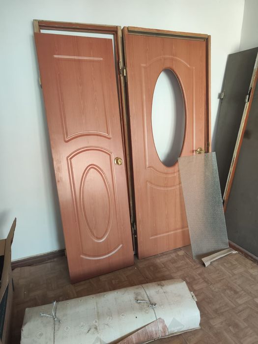 Продам двери б/у