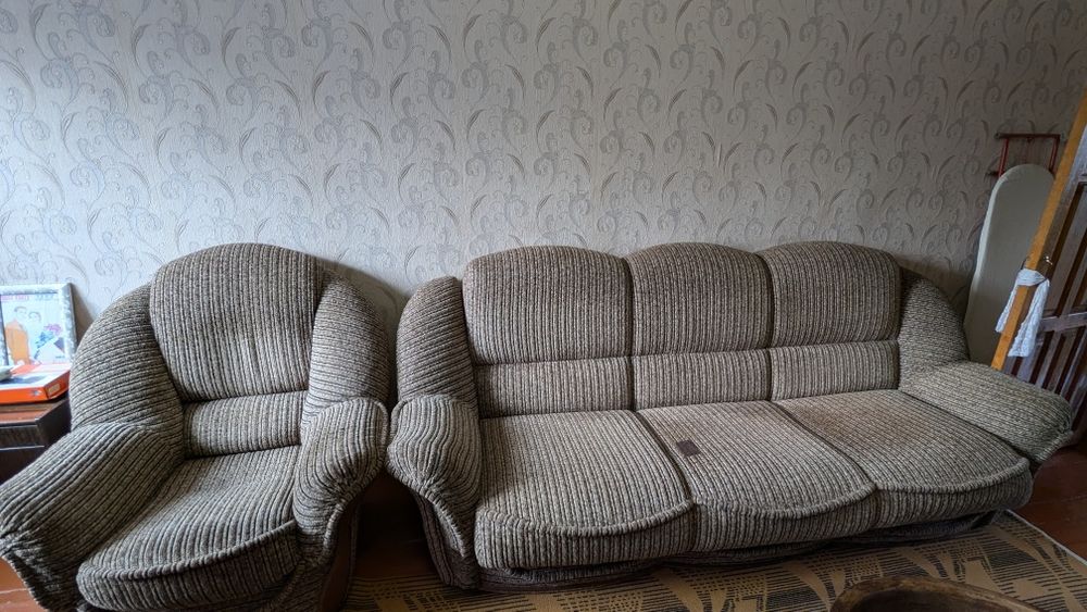 Продам диван тройку
