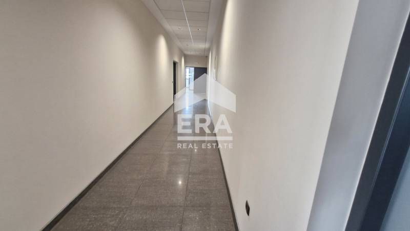 Дава се под наем Офис в Варна, Победа - 126 кв.м за 1060 € - Снимка #3