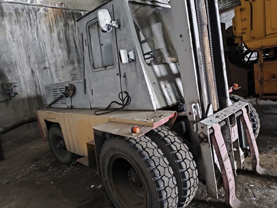 Вилочный автопогрузчик Львов 5 тн