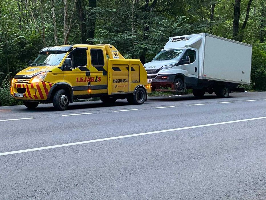 De vanzare Iveco Daily 65C18  recuperator auto cu furculita