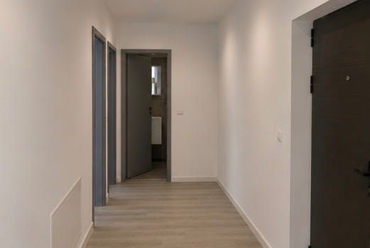Inchiriez apartament cu 3 camere