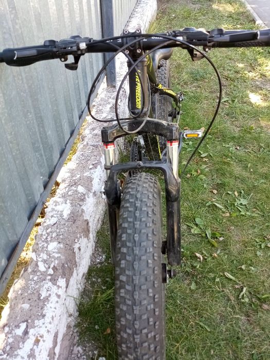 Велосипед с широкими колесами