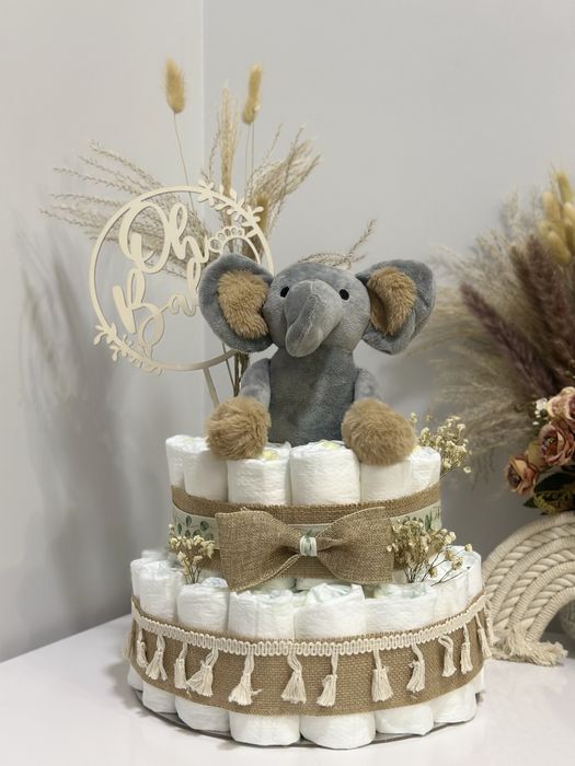 Торти от памперси и бебешки гардеробчета