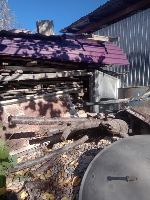 Дрова доски можно на чёрный потолок