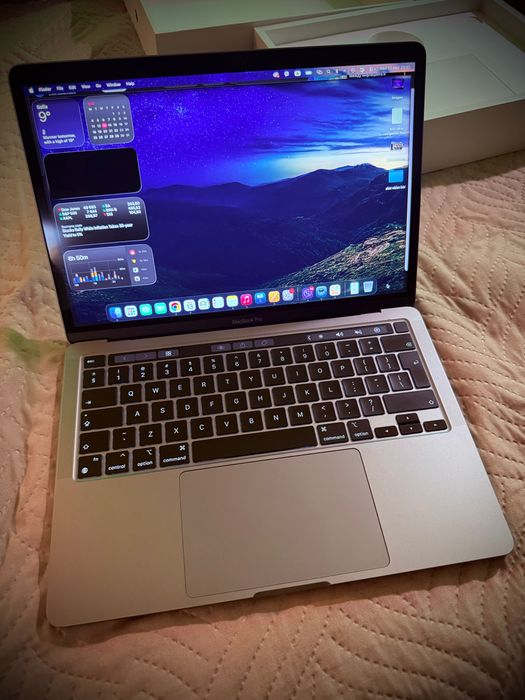 MacBook Pro M2 2022 • Като нов • Пълен комплект