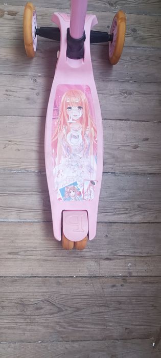 Детский самокат для девочки