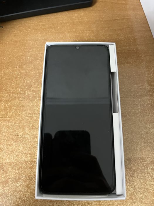 Продам смартфон Redmi 13 c