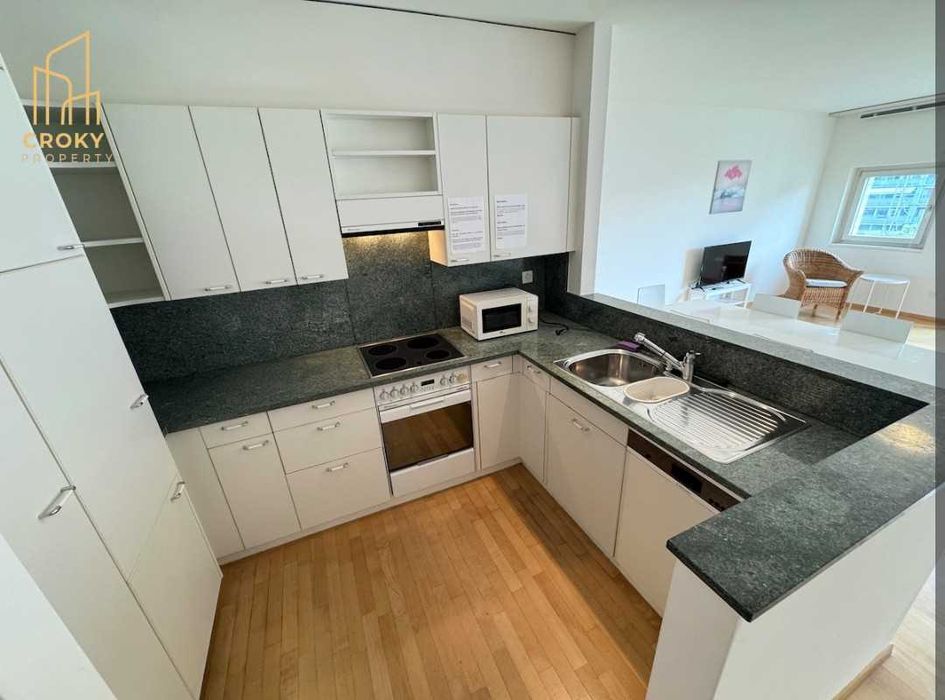 Дава се под наем Двустаен апартамент в София, Център - 65 кв.м за 675 € - Снимка #1