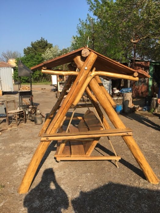 Градинска люлка. Изряботена от естествени материали