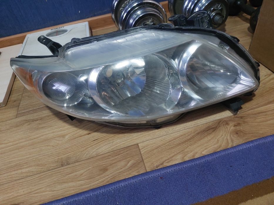 Блок фара Toyota Corolla 150