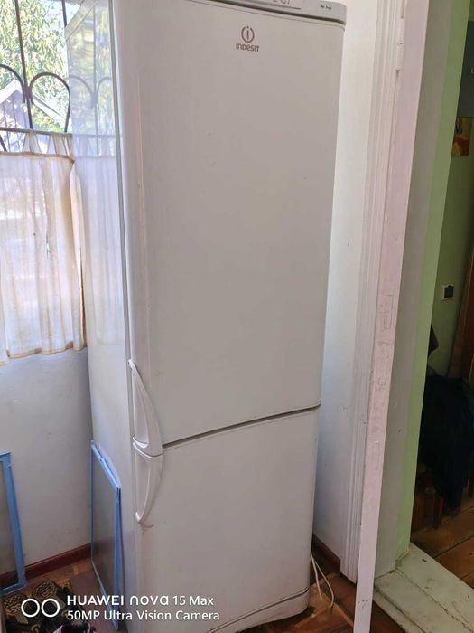 продам холодильник Индезит 180*60