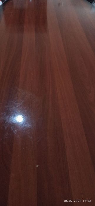 Стол 12 та стул билан