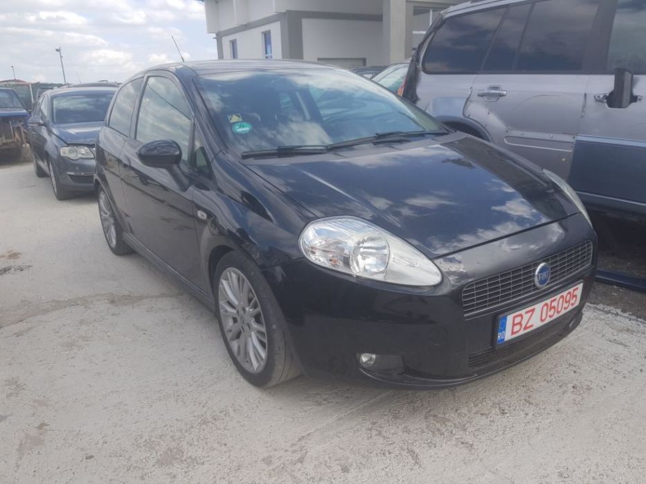 Dezmembrez FIAT GRANDE PUNTO 1.4 16V fabr 2006 suspensie si evacuare sport,6 trepte!