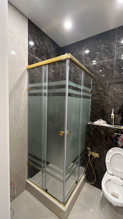 Душ кабина и зеркало