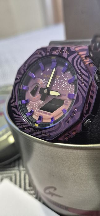 Casio G-Shock din seria Metal Covered, modelul limitat GM-2100MWG-1AER