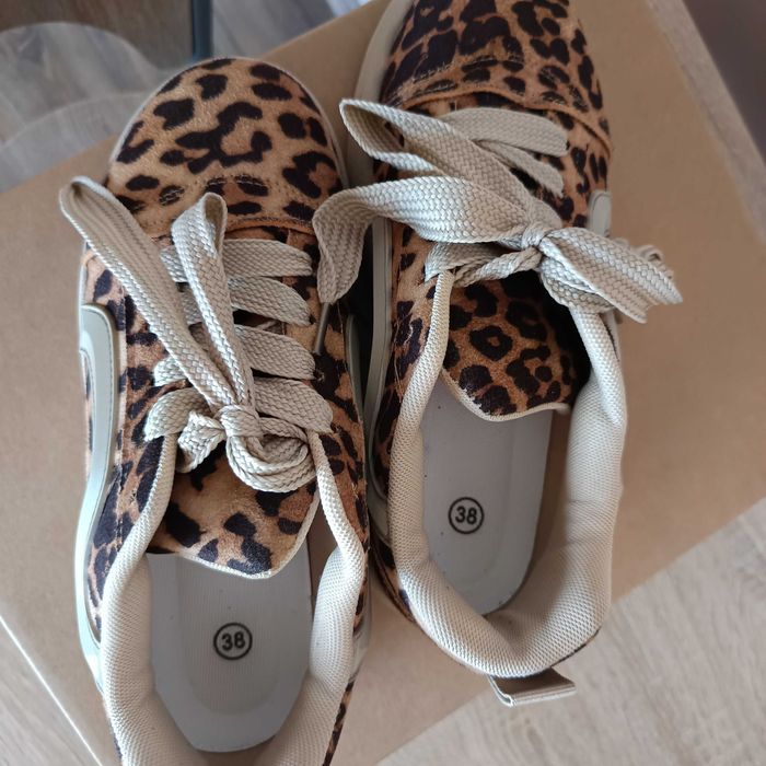 Ново леопардови кецове