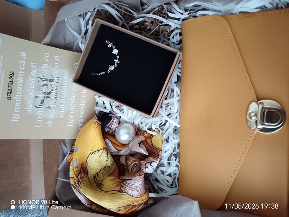 Set cadou - eleganta doar pentru ea