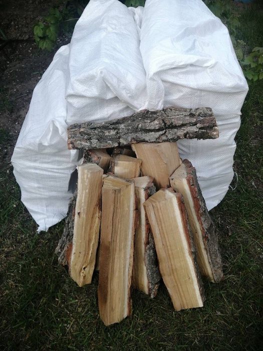 Otin bor quruq mevali darxtniki shoxlar va taxta ham bor