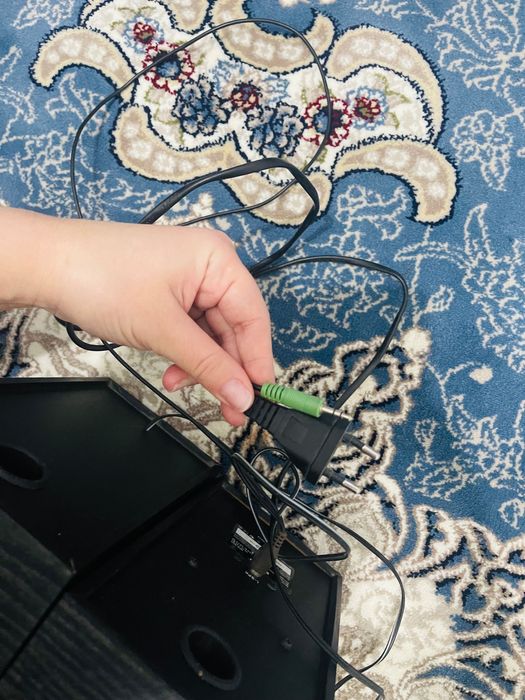 Колонки sven . Черного цвета