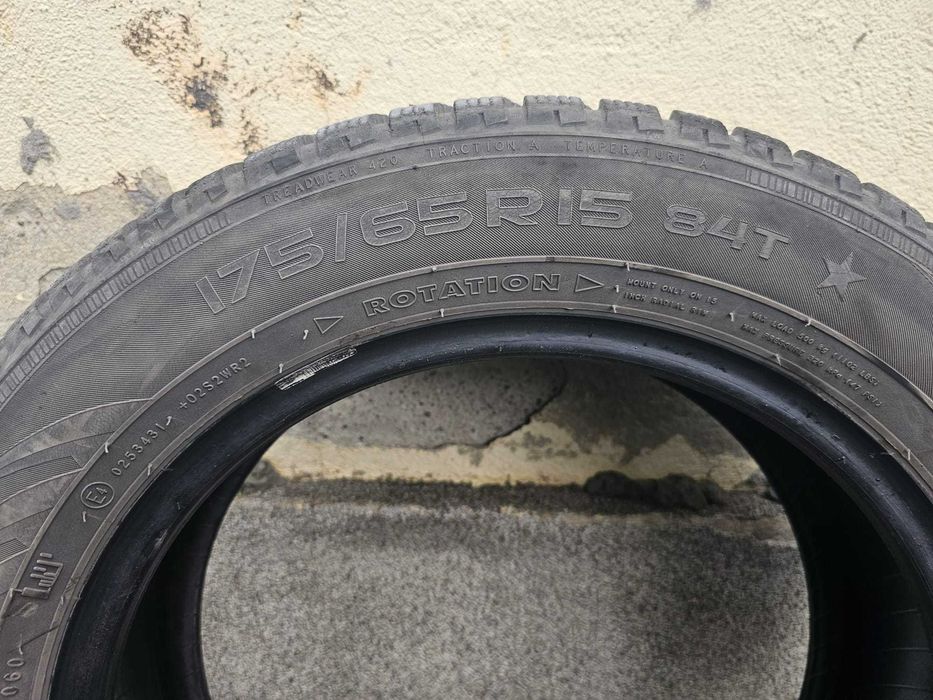 Set 4 anevelope iarna NOKIAN 175/65/r15 84T