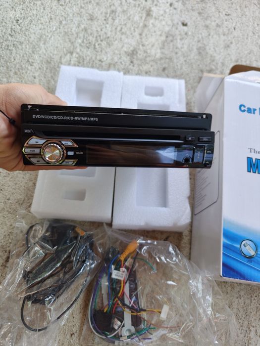 Multimedia car entainment sustem