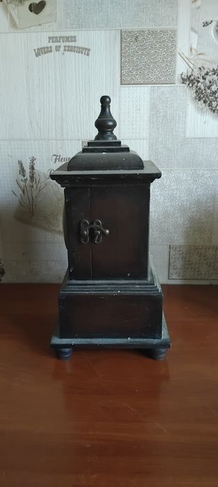 Продам Часы за 10000тг. Район Бурова