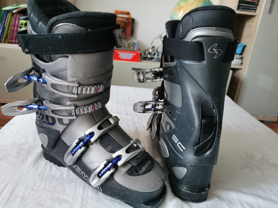 Vând clăpari ski nr 42 și schiuri 120 cm