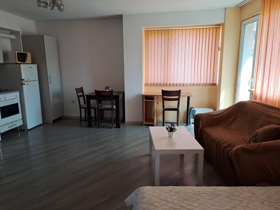 Дава се под наем Едностаен апартамент в Пловдив, Кършияка - 48 кв.м за 306 € - Снимка #1