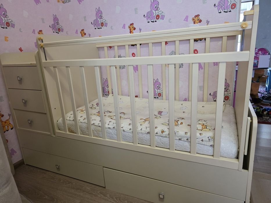 Продам детскую кроватку-трансформер