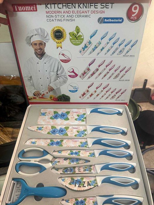 Продается 2 новых кухонных набора ножей