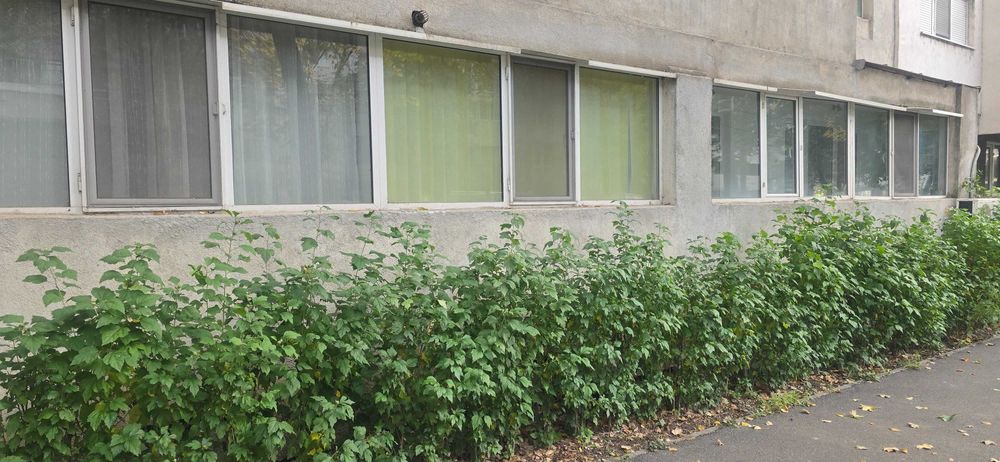 apartament cu 3 camere pretabil spatiu comercial