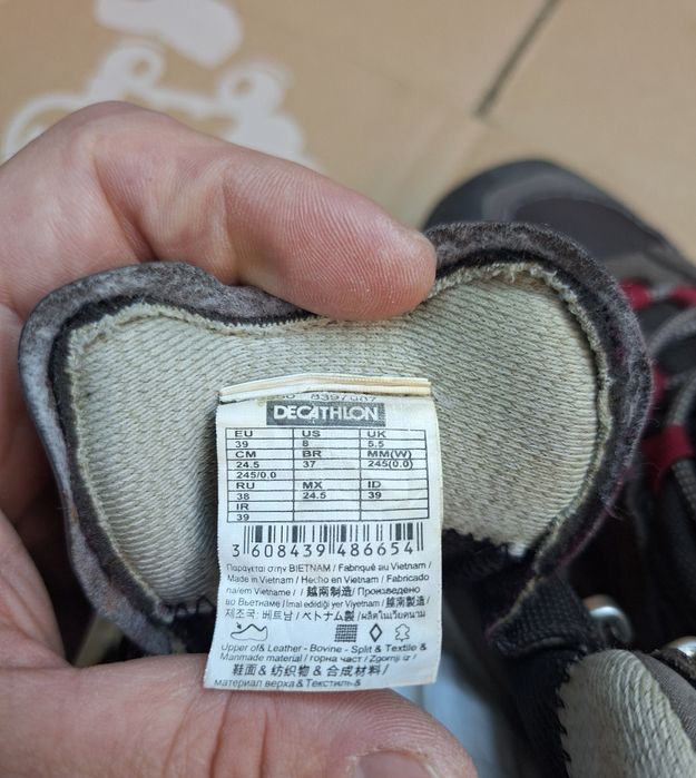 Quechua Waterproof în  foarte bune condiții , măr 39, 26 cm