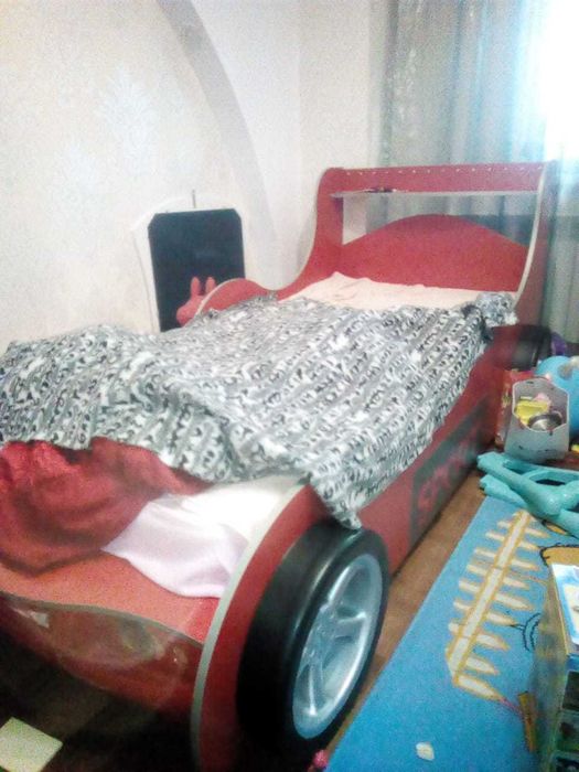 Продам спальный гарнитур для мальчика