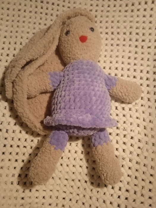 Ръчно плетено зайче