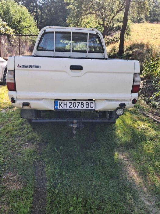 Mitsubishi L200 2.5 TDI - десен волан