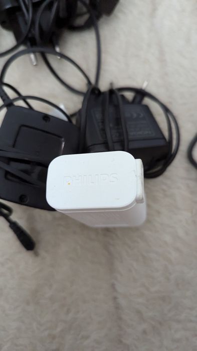 Продам несколько зарядок для мобильных телефонов