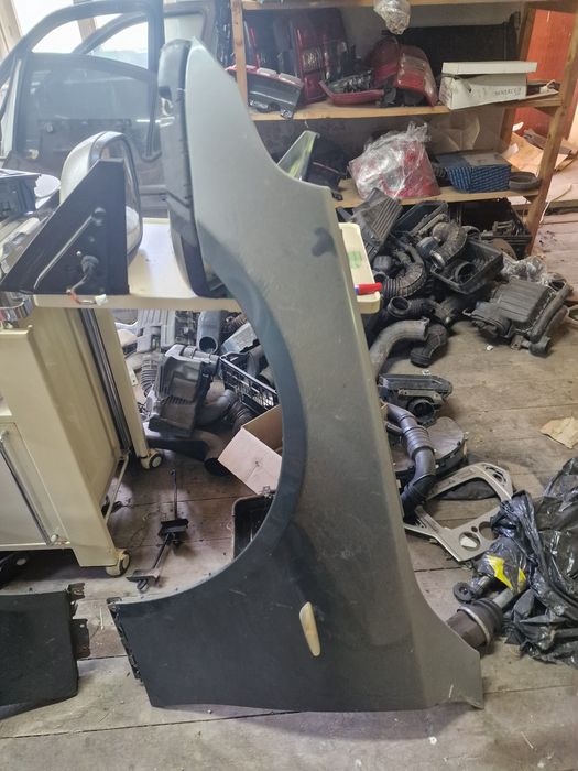 Aripa aripi fata bmw e60