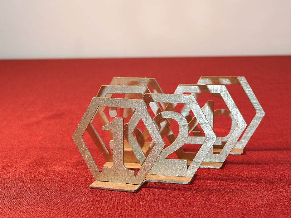 Сватбена украса от висококачествени изкуствени цветя